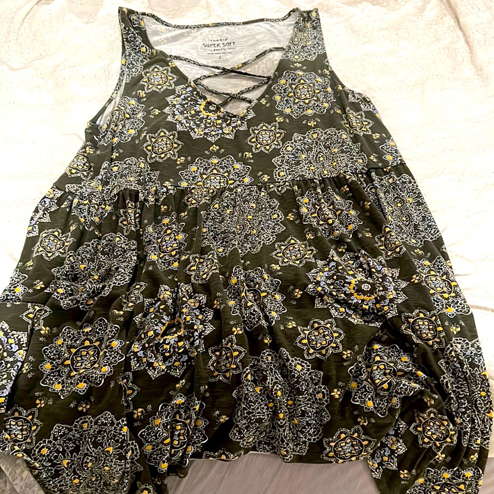 Torrid flowy olive knit top size 2
